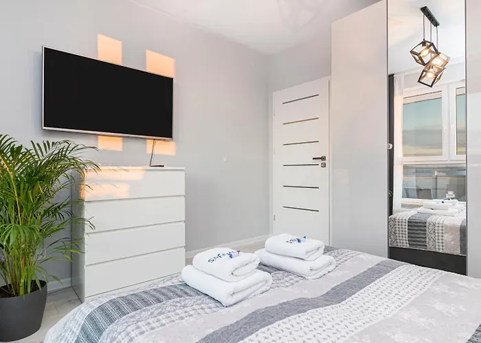 Maya's Flats & 26 - Panorama View *